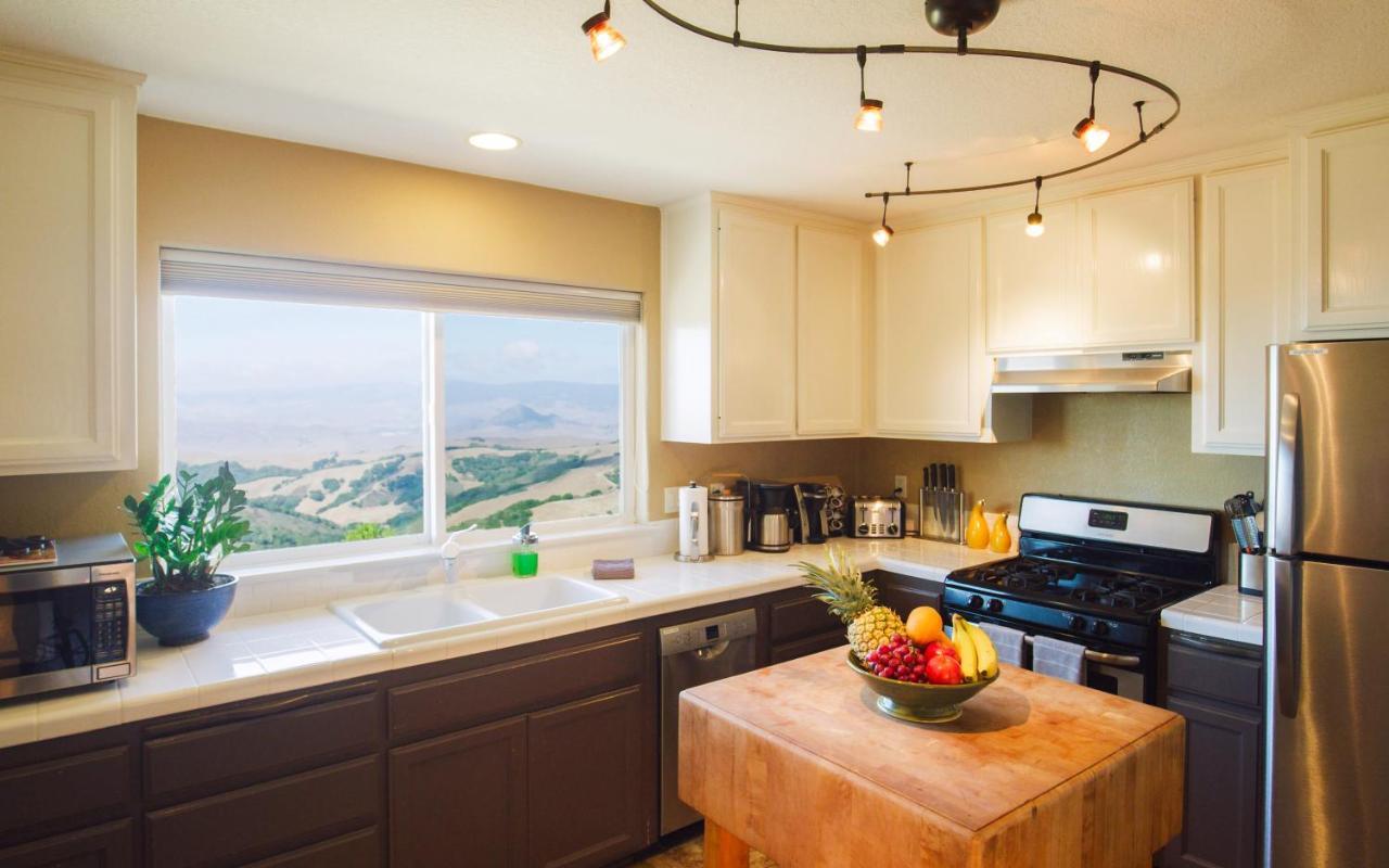 Mountain Top Getaway, Best View In Slo! - Whole House سان لويس أوبيسبو، سان لويس أوبيسبو، كاليفورنيا المظهر الخارجي الصورة